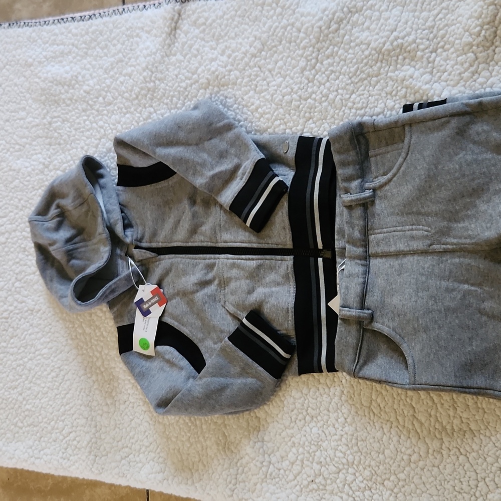 Sweats 2 pc grey with hoodie and pockets with pants